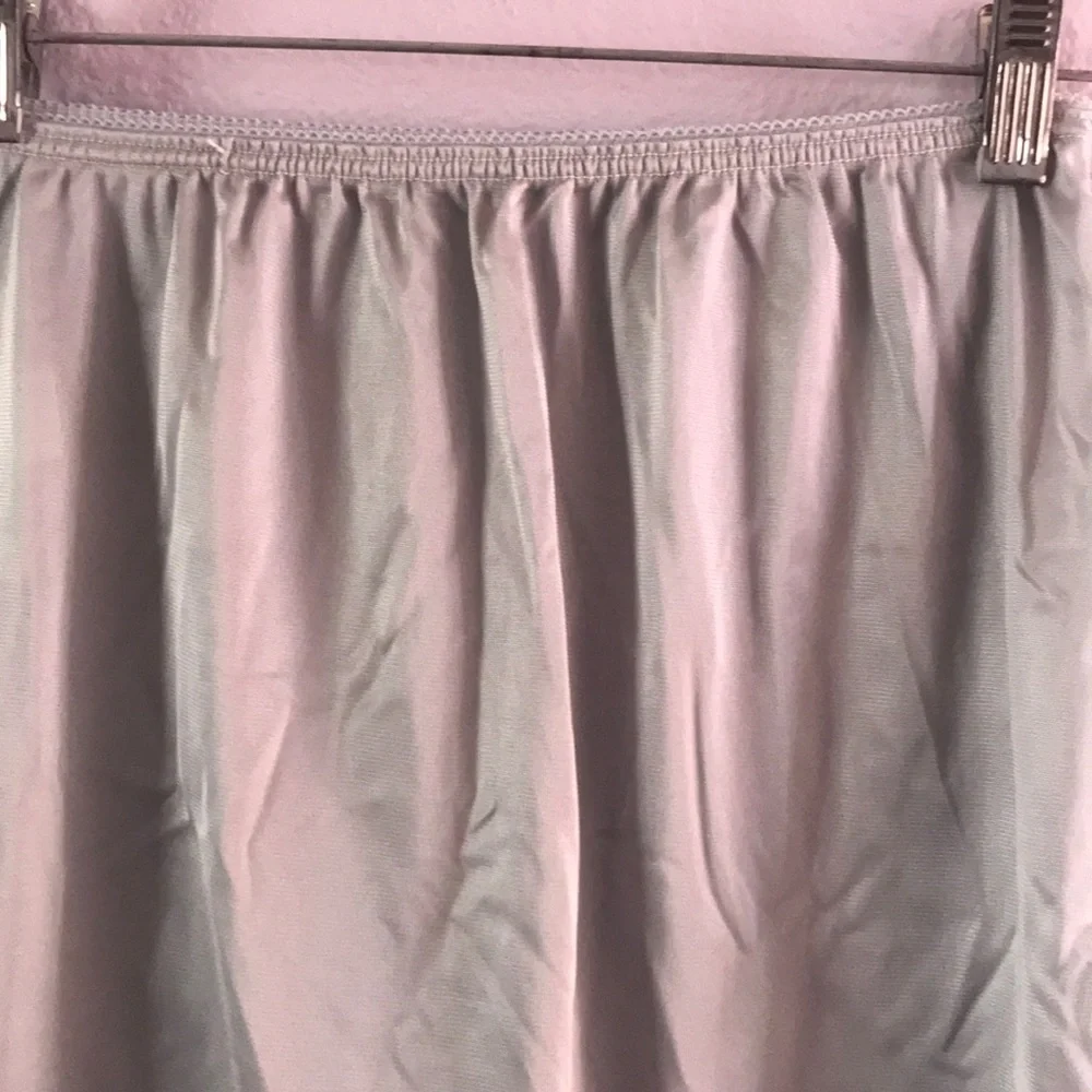 Vintage silver slip with lace - Picture 3 of 6